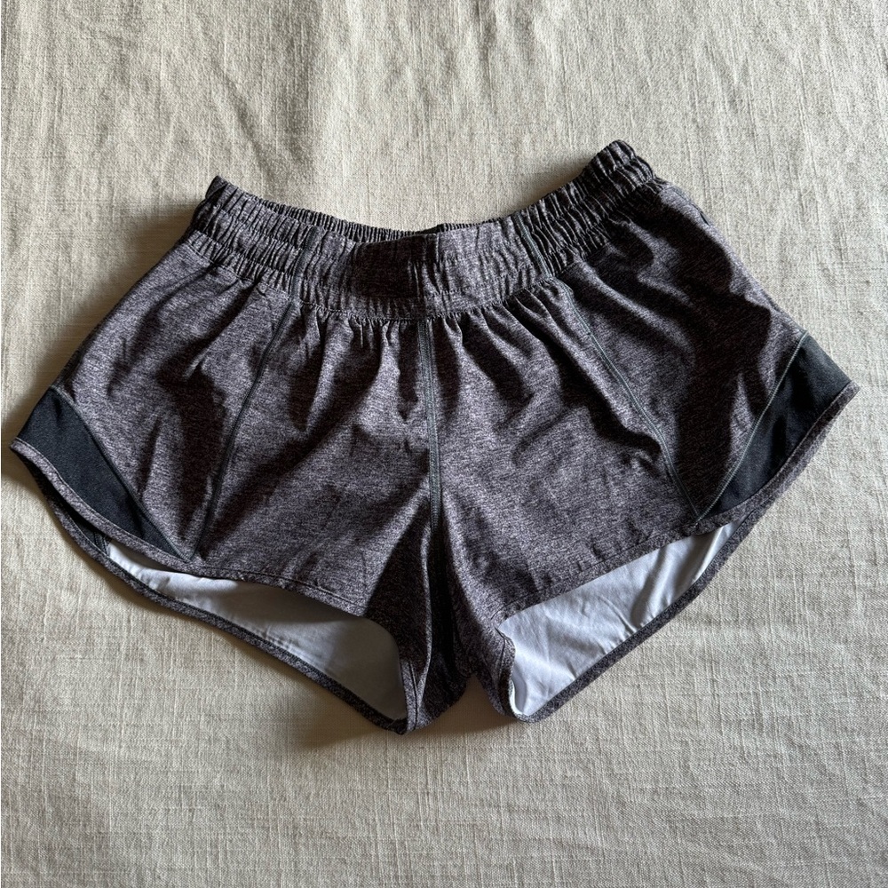 Lululemon Hotty Hot Low Rise Lined 2.5”